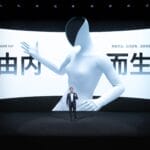 小鹏人形机器人惊艳亮相，飞行汽车即将量产！