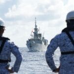 中国军方称严密跟监菲律宾组织的南海联合巡航