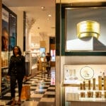 玻璃肌和蜗牛粘液：韩国如何成为全球美妆大国