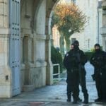 法第戎市两名嫌犯越狱而逃       铁栏杆被锯断