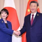 “战狼”回归，中国外交官威胁砍掉高市早苗“肮脏的头颅”