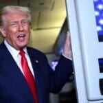 特朗普拟以关税收入向美国民众发放2000美元红利