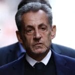 萨科齐获准在司法监管下出狱 称“真相终将大白”