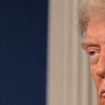 特朗普为何“袒护”中国贬低盟国