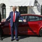 特斯拉要求供应商在美产汽车中避免使用中国零部件