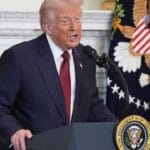 特朗普谈特习会指习近平两侧官员坐姿端正 不敢回答其问话