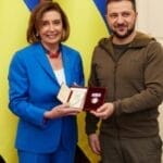 美国众议院首位女议长佩洛西宣布将届满退休：须继续捍卫我们珍视的美国理想