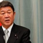 中国谴责日本授予台湾原驻日代表勋章 日本外相回应