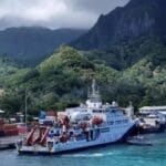 一艘中国船在库克群岛考察海底矿产资源