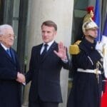 在巴黎，阿巴斯重申将举行选举，马克龙严正警告以色列