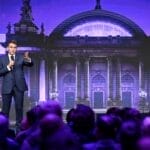 法国效仿美国？马克龙打击“虚假信息”遭右翼群起围攻  - 法国国际广播电台